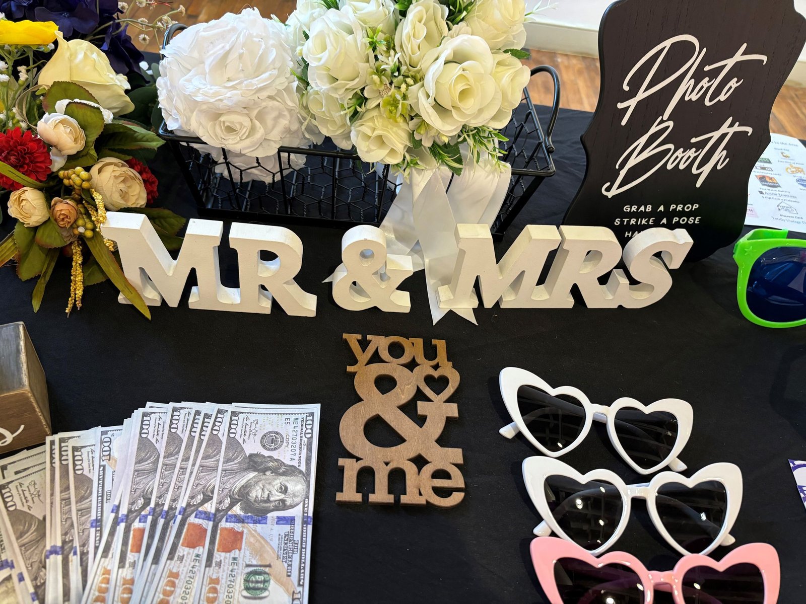 Photo booth prop set 4